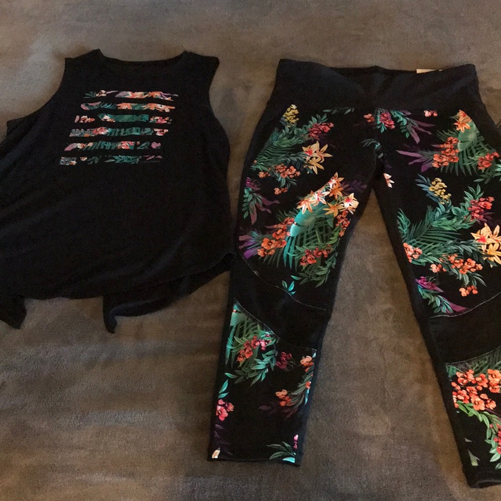 Xersion high rise 7/8 leggings with matching shirt